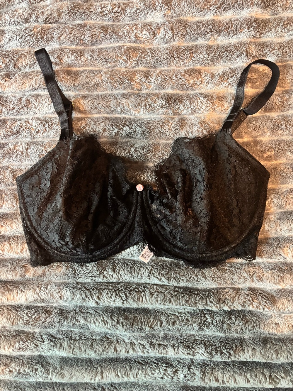VS Dream Angels Push-up Without Padding Black Lace Underwire Bra 32G